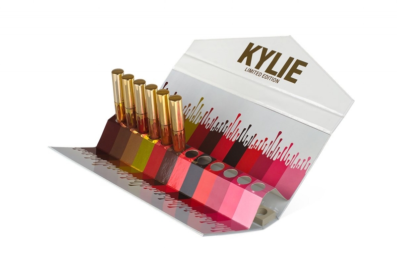 Кашированная коробка с ложементом для косметики в Москве, производство на заказ