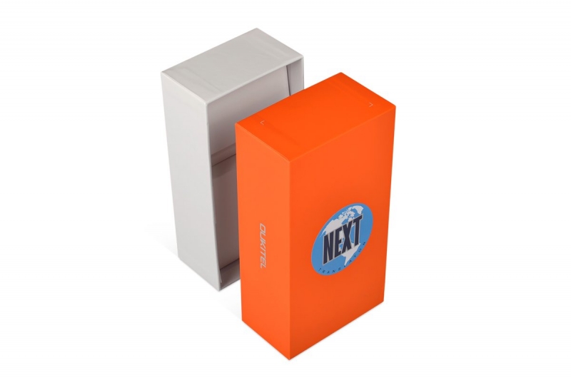 Кашированная коробка крышка-дно с ложементом для голосового переводчика в Москве, производство на заказ