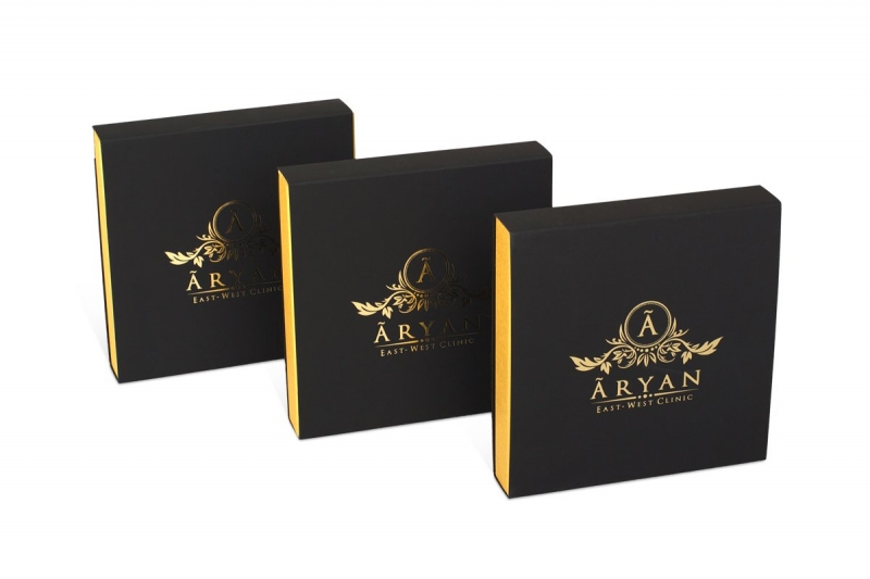 Брендированный кардпак из дизайнерских материалов в Москве, производство на заказ