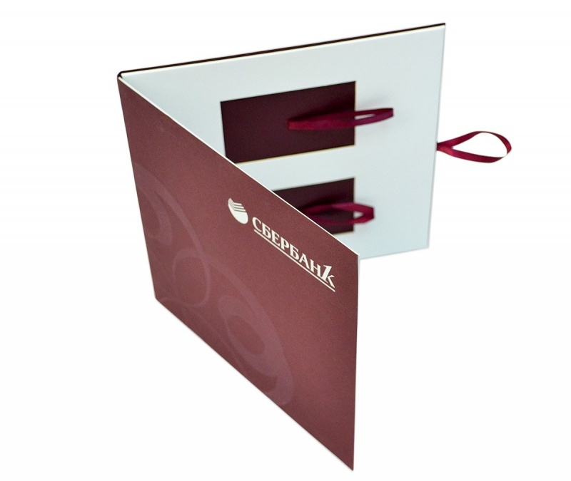 Упаковка для двух пластиковых карт в Москве, производство на заказ