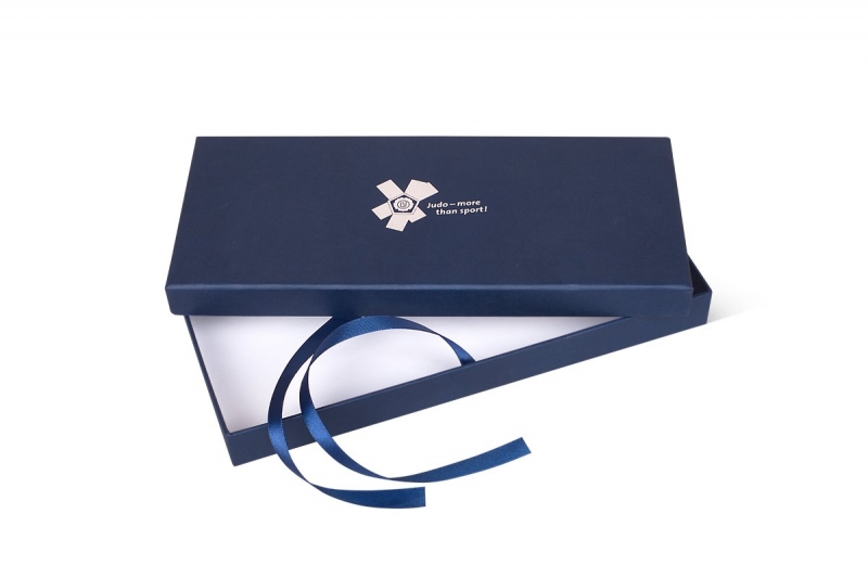 Кашированная коробка крышка-дно из дизайнерской бумаги в Москве, производство на заказ