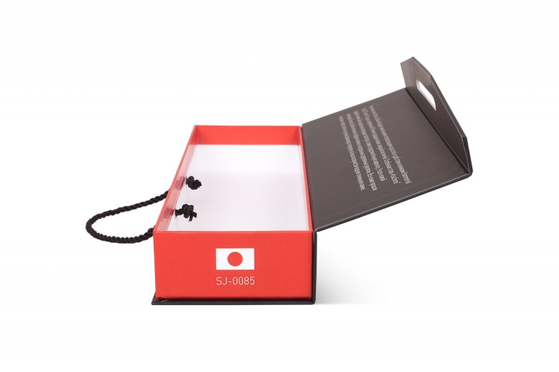 Брендированная коробка-чемодан с веревочной ручкой для ножа в Москве, производство на заказ