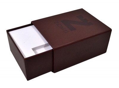 Кашированная коробка-пенал на магните с ложементом для визитки и флешки.  в Москве – производство на заказ