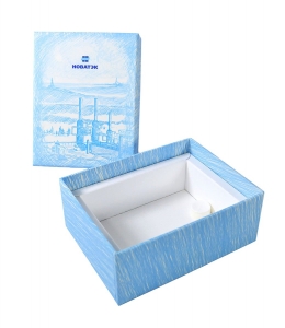 НОВАТЭК — Подарочная коробка крышка-дно с картонным ложементом в Москве – производство на заказ
