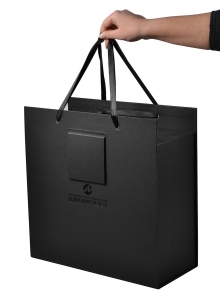 Брендированная коробка-портфель для подарочного набора в Москве – производство на заказ
