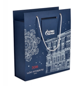 Коробка-чемодан с ручками для подарочного набора в Москве – производство на заказ