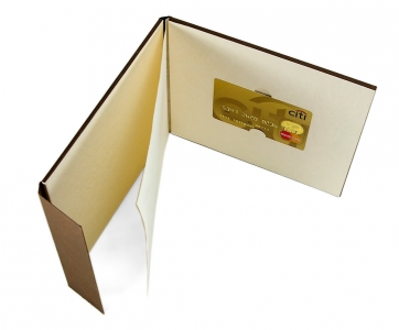 Упаковка с логотипом для пластиковой карты с клапаном на магните в Москве – производство на заказ