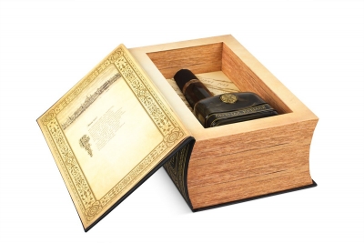 Подарочная коробка-книжка с ложементом для бутылки в Москве – производство на заказ