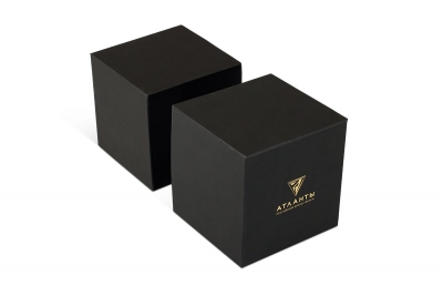 Подарочная кашированная коробка крышка-дно с сувениром для бизнес-форума в Москве – производство на заказ