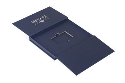 MEUCCI — Кашированная коробка с ложементом для пластиковой карты в Москве – производство на заказ