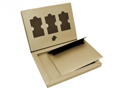 Эксклюзивная упаковка-книжка для 4х пластиковых карт, SIM-карты и буклета в Москве – производство на заказ
