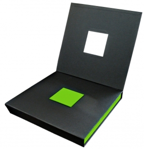 Коробка с флокированным ложементом под сувенирный комплект (ручка, блокнот и ежедневник). в Москве – производство на заказ