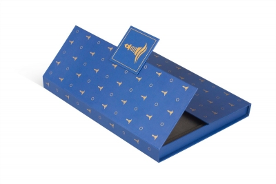 Кашированная коробка со створками на магните для подарочного набора в Москве – производство на заказ