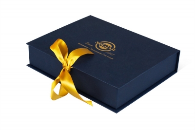 Кашированная коробка-книжка на лентах для подарочного набора в Москве – производство на заказ